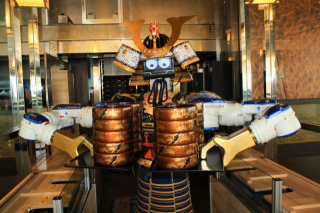 Illustration for article titled Check Out Thailand's Samurai Robot Restaurant